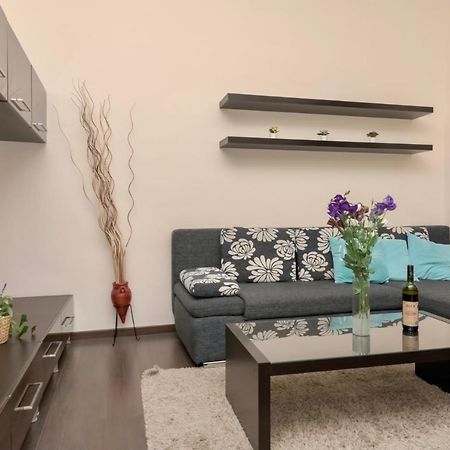 Corvina Apartment Budapest With Free Private Parking Buitenkant foto