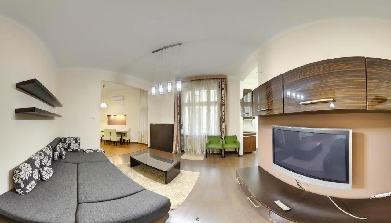 Corvina Apartment Budapest With Free Private Parking Buitenkant foto