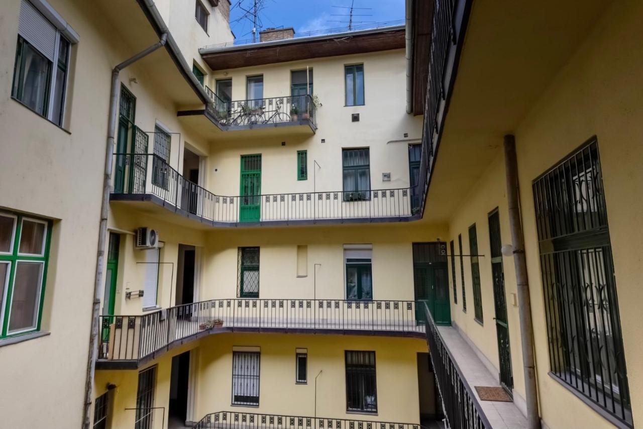 Corvina Apartment Budapest With Free Private Parking Buitenkant foto
